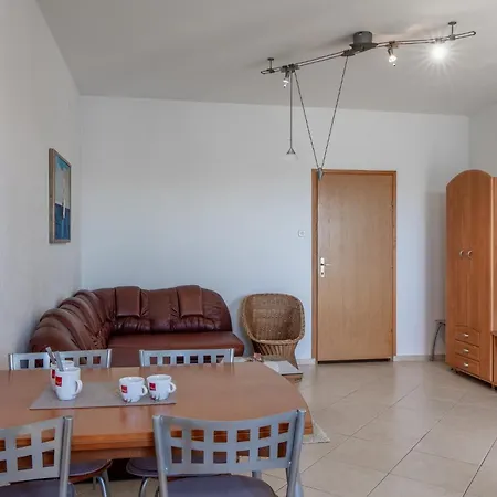 Apartment By The Sea - 23426 Vir