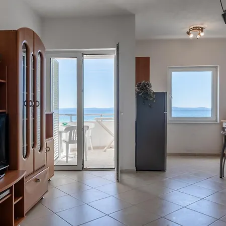 Apartment By The Sea - 23426